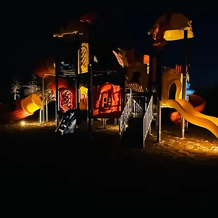 Ośrodek wypoczynkowy Park - *