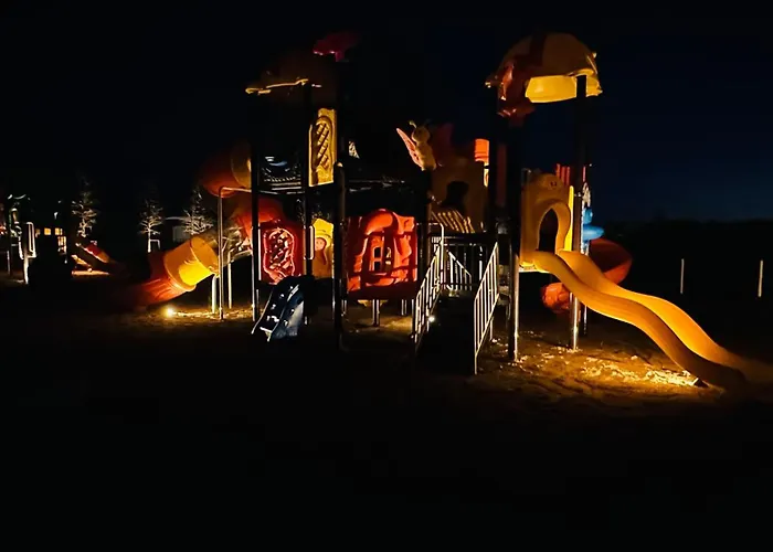 Ośrodek wypoczynkowy Park - *